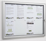 Schaukasten mit ESG-Glasschwingtür 8xDIN A4 B930xH680 mm Alurahmen eloxiert silber, Rückwand weiß