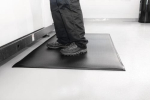 Werkvloer per strekkende meter BxS 900x9 mm, zwart PVC Orthomat Standaard hamerslag