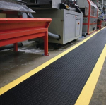 Vloerbedekking voor de werkplek Kant-en-klare mat 900x1500x9 mm, zwart PVC, traanplaat Orthomat Diamant
