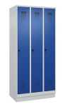 Garderobenschrank, 3 Abteile lichtgrau, RAL 7035/enzianblau, RAL 5010 Sockel 900 mm, C+P Evolo PLUS