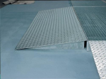 ramp for flat tray